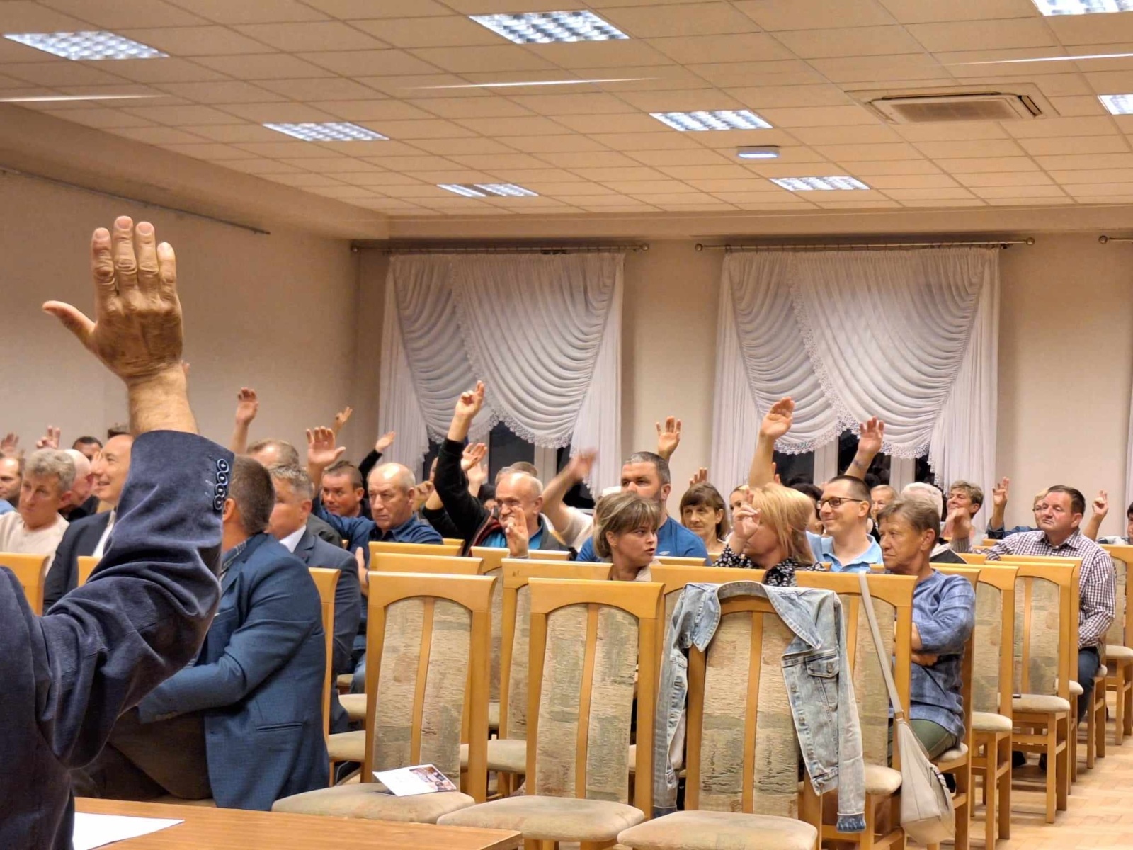 Zdjęcie w galerii na portalu naszwodzislaw.com: Mieszkańcy Połomi podzielili fundusz sołecki wiadomości z regionu