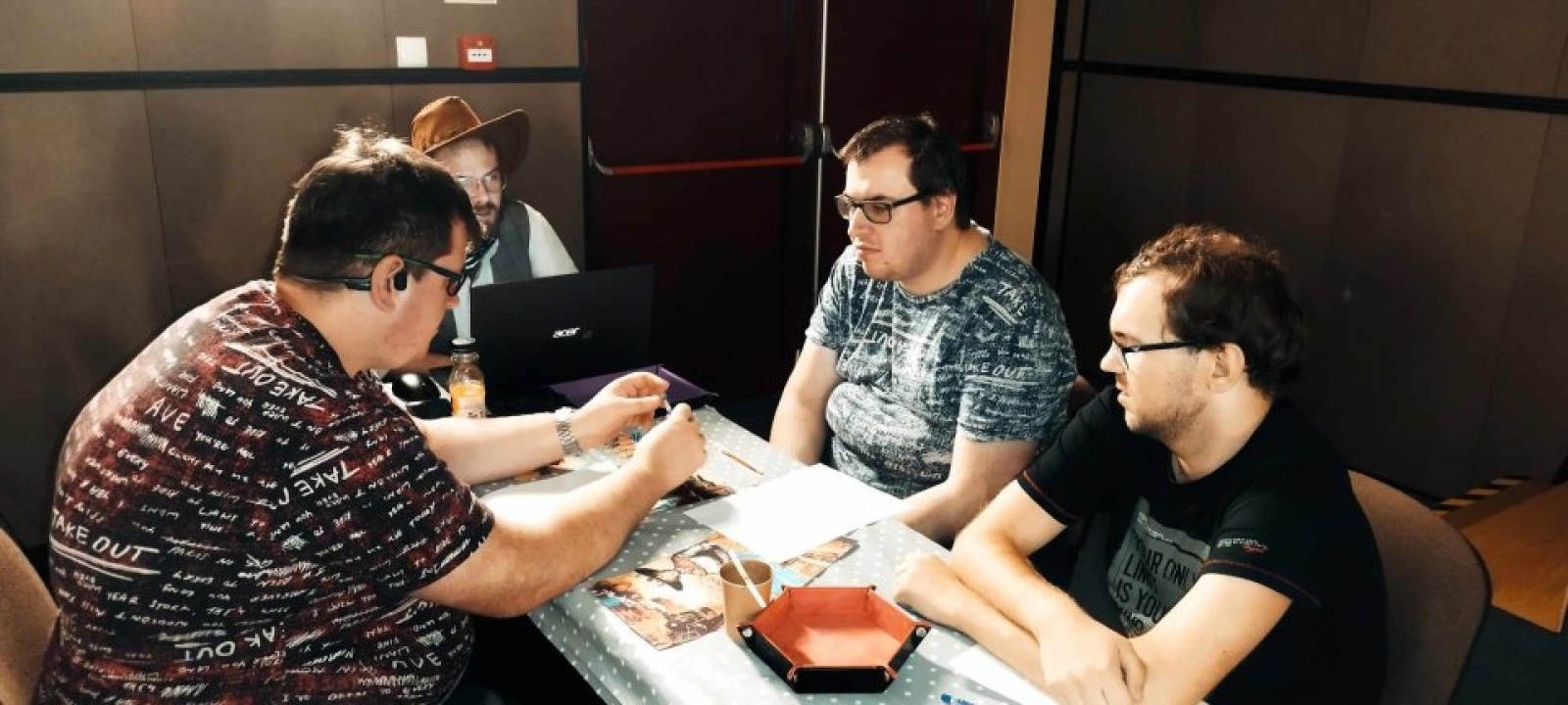 Zdjęcie w galerii na portalu naszwodzislaw.com: W gry planszowe grali i życie ratowali. GRYDcon 2023 przeszedł do historii wiadomości z regionu