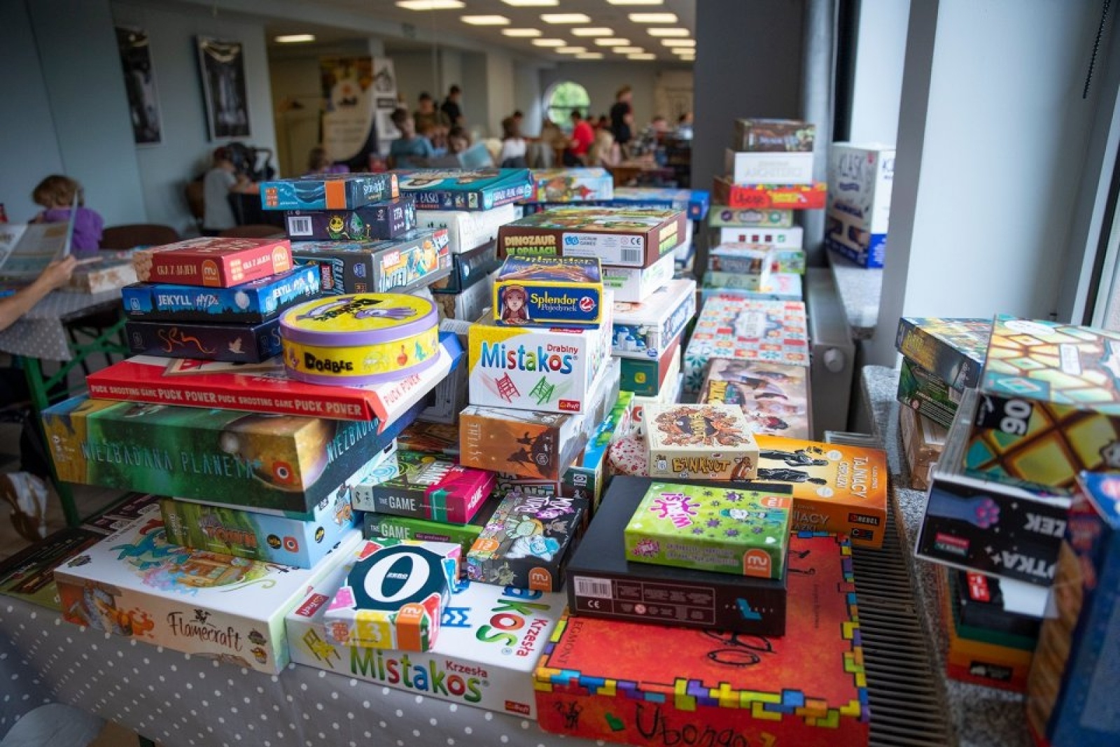 Zdjęcie w galerii na portalu naszwodzislaw.com: W gry planszowe grali i życie ratowali. GRYDcon 2023 przeszedł do historii wiadomości z regionu