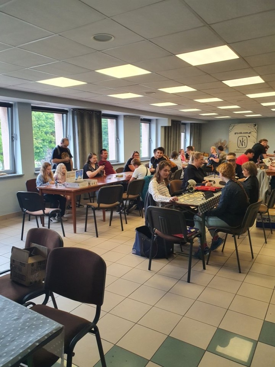 Zdjęcie w galerii na portalu naszwodzislaw.com: W gry planszowe grali i życie ratowali. GRYDcon 2023 przeszedł do historii wiadomości z regionu