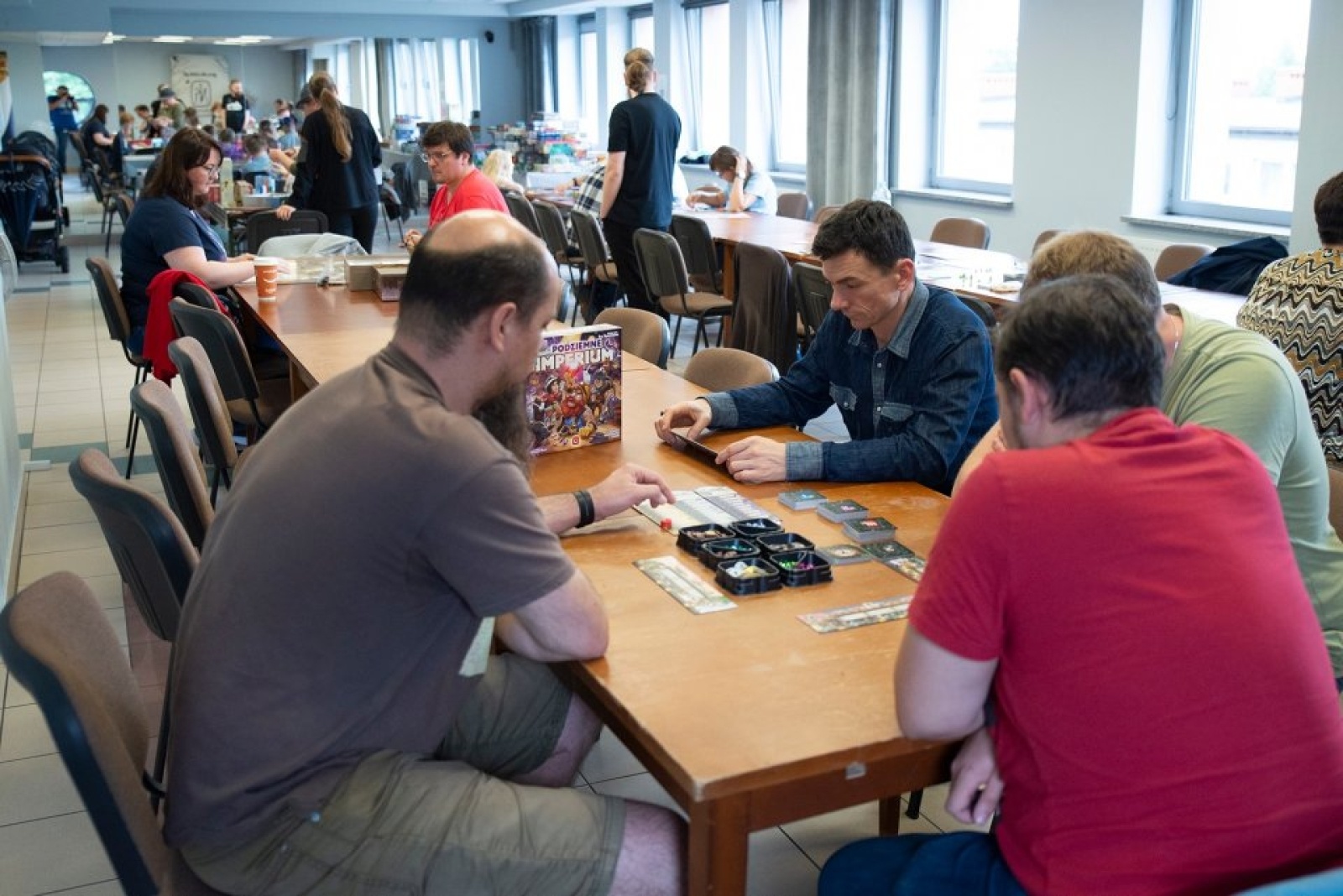 Zdjęcie w galerii na portalu naszwodzislaw.com: W gry planszowe grali i życie ratowali. GRYDcon 2023 przeszedł do historii wiadomości z regionu