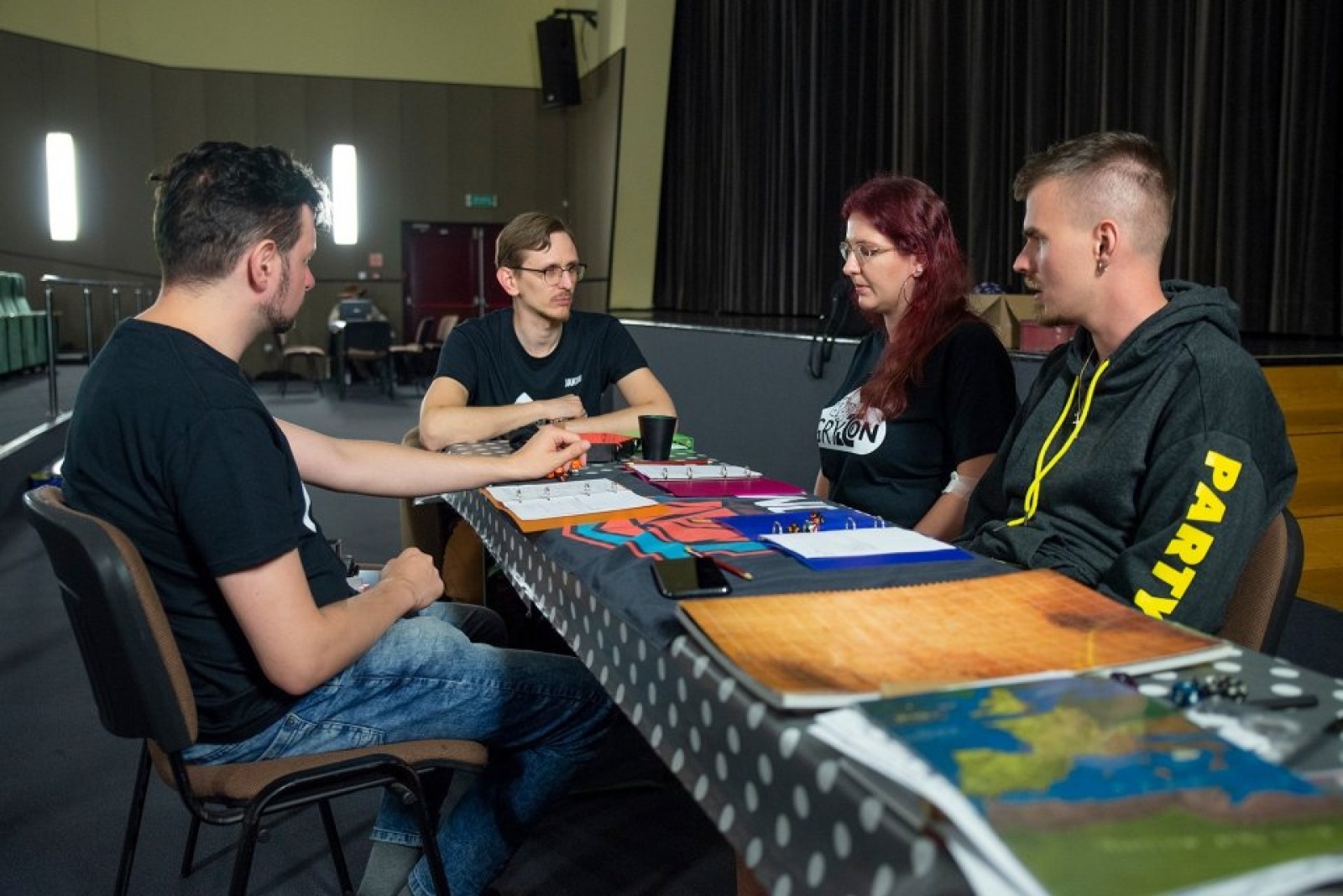 Zdjęcie w galerii na portalu naszwodzislaw.com: W gry planszowe grali i życie ratowali. GRYDcon 2023 przeszedł do historii wiadomości z regionu