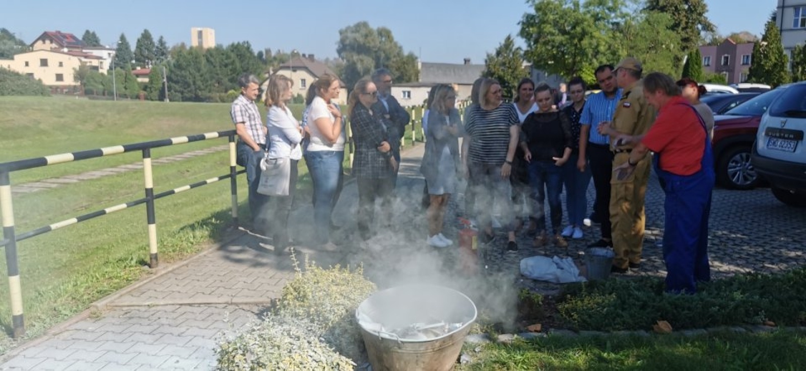 Zdjęcie w galerii na portalu naszwodzislaw.com: Bezpieczeństwo przede wszystkim. Ewakuacja w Urzędzie Miasta Rydułtowy wiadomości z regionu