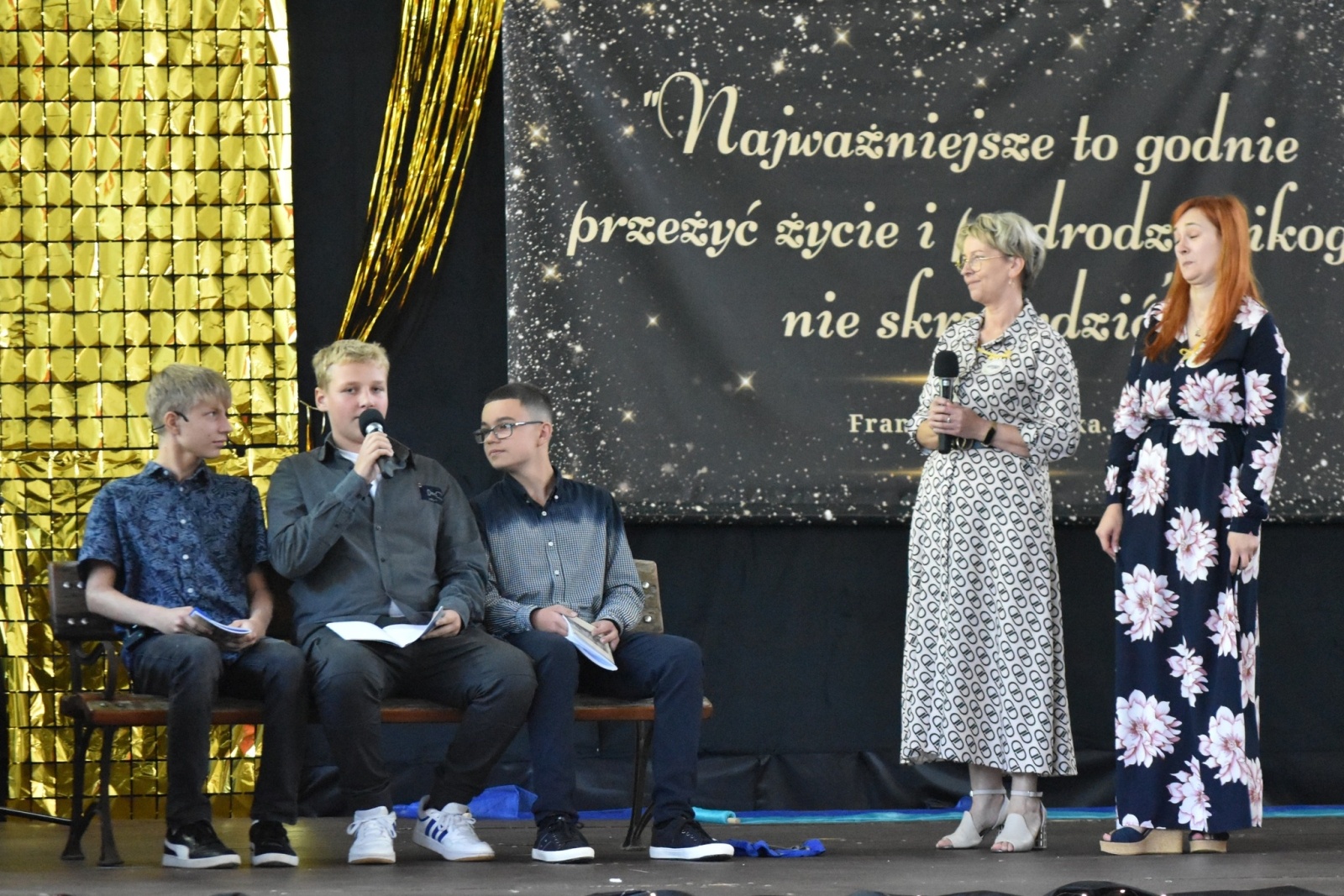 Zdjęcie w galerii na portalu naszwodzislaw.com: Franciszek Pieczka drogowskazem dla uczniów z Godowa wiadomości z regionu