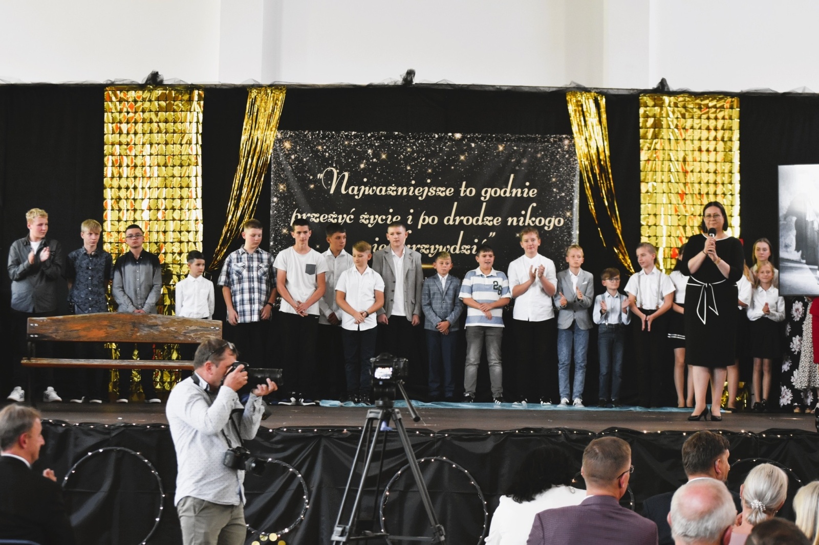 Zdjęcie w galerii na portalu naszwodzislaw.com: Franciszek Pieczka drogowskazem dla uczniów z Godowa wiadomości z regionu