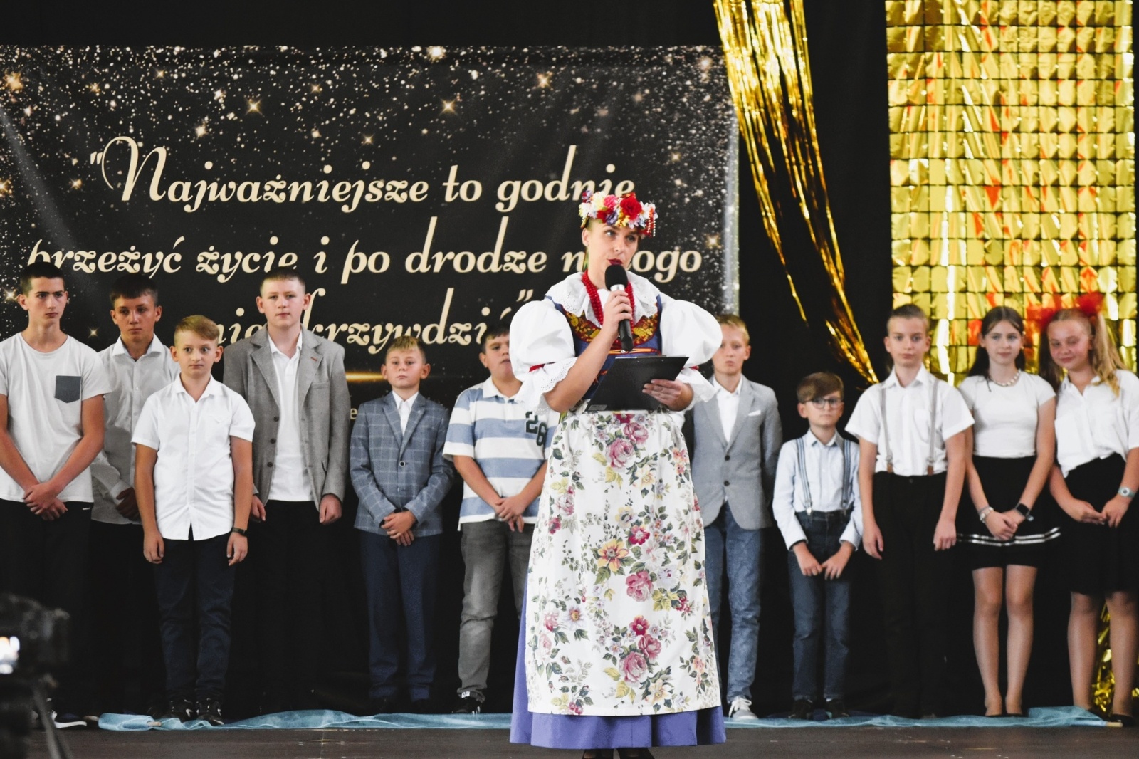 Zdjęcie w galerii na portalu naszwodzislaw.com: Franciszek Pieczka drogowskazem dla uczniów z Godowa wiadomości z regionu