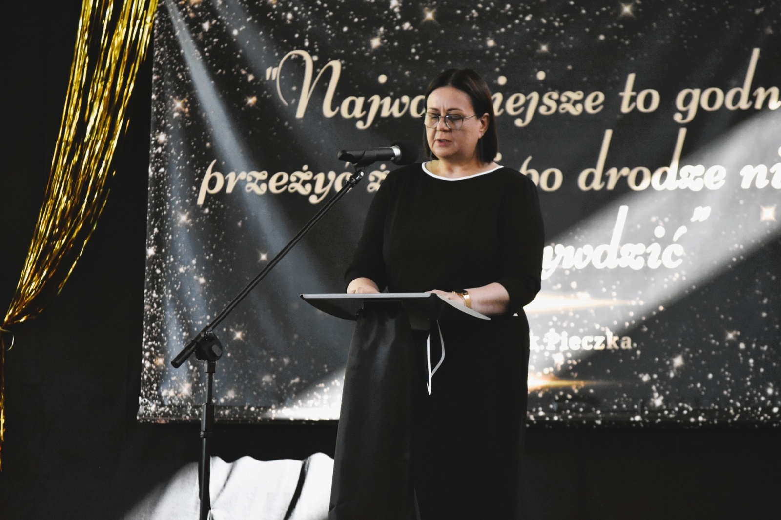 Zdjęcie w galerii na portalu naszwodzislaw.com: Franciszek Pieczka drogowskazem dla uczniów z Godowa wiadomości z regionu