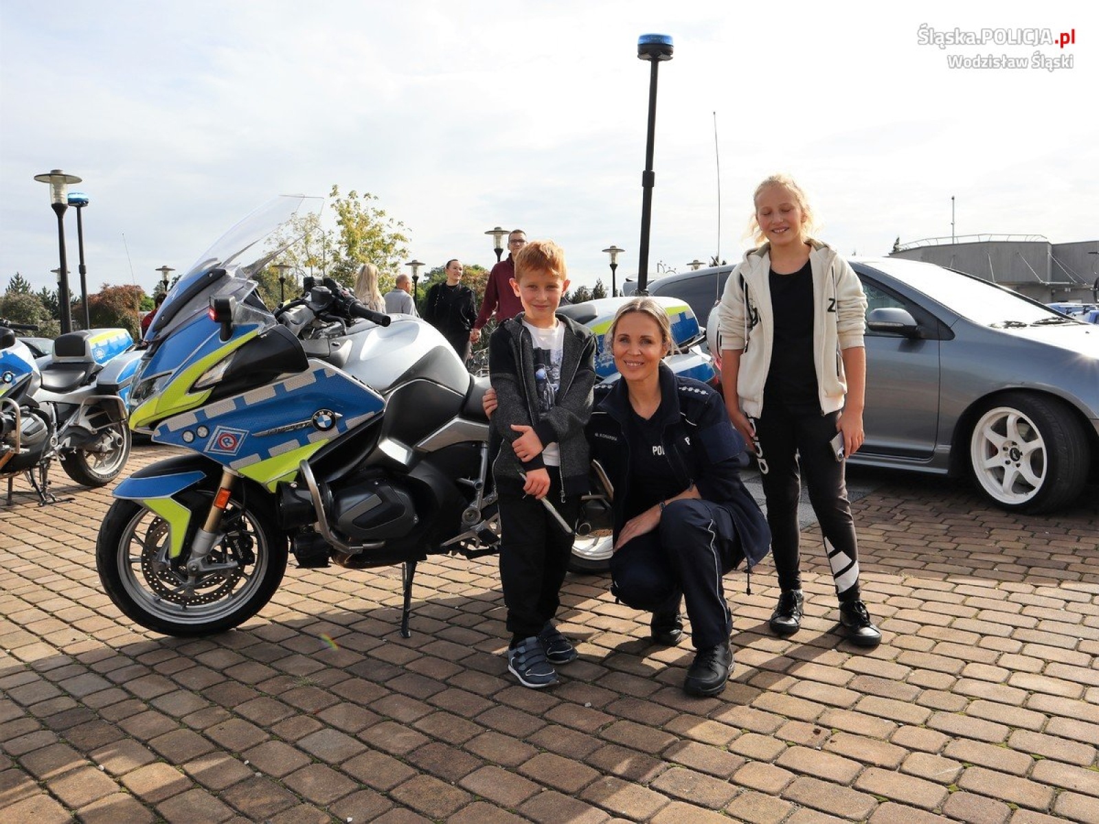 Zdjęcie w galerii na portalu naszwodzislaw.com: Zakończenie sezonu na Słonecznej Wyspie. Policjanci zachęcali do korzystania z odblasków  wiadomości z regionu