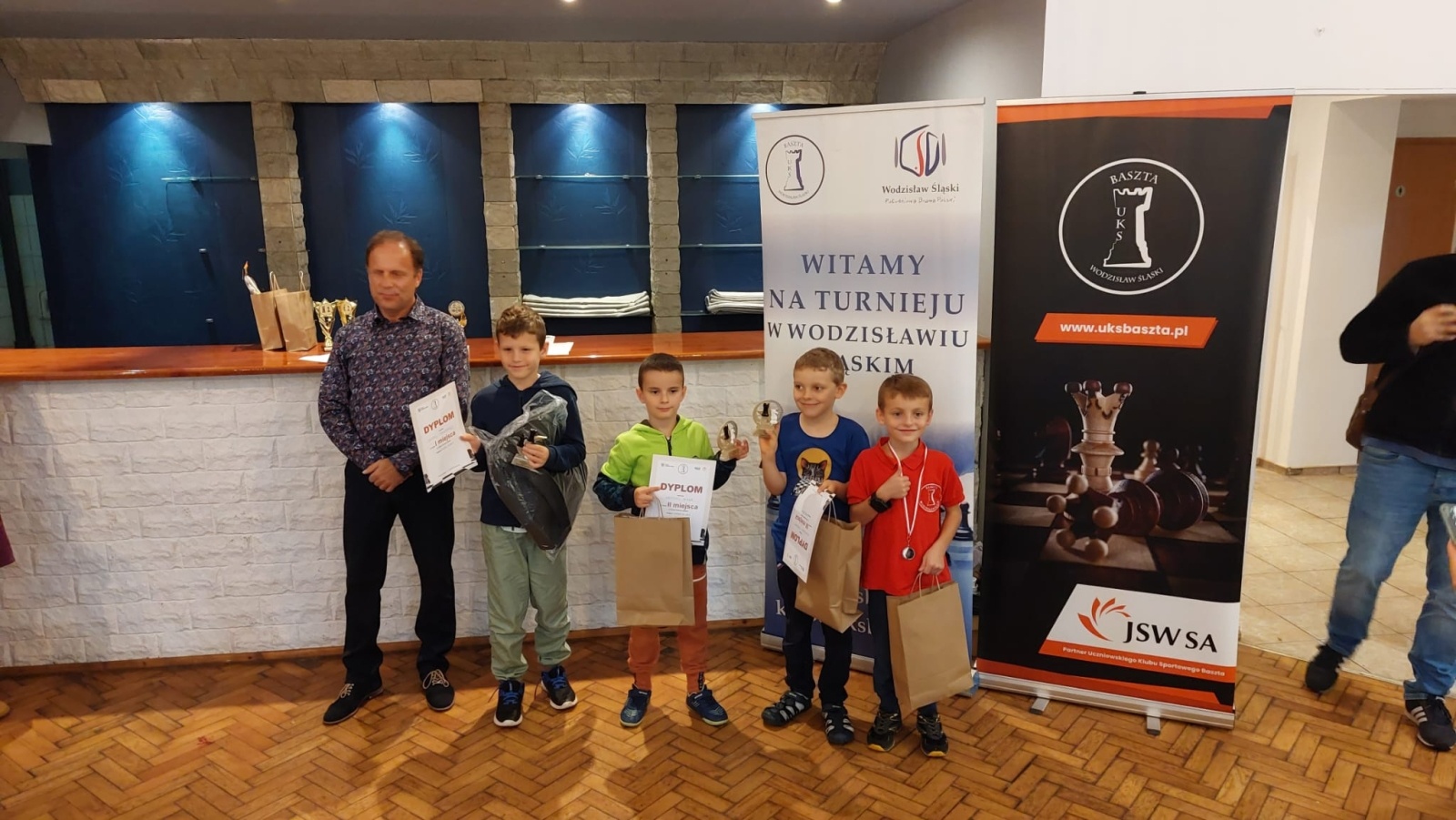 Zdjęcie w galerii na portalu naszwodzislaw.com: Balaton areną szachowych zmagań. Gracze gorzyckiego Gambitu w czołówce wiadomości z regionu