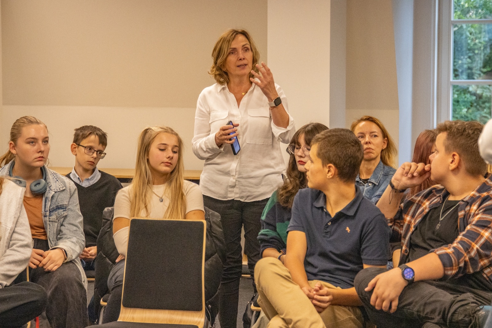 Zdjęcie w galerii na portalu naszwodzislaw.com: Wodzisław Śląski. Prezydent dyskutował z młodzieżą wiadomości z regionu