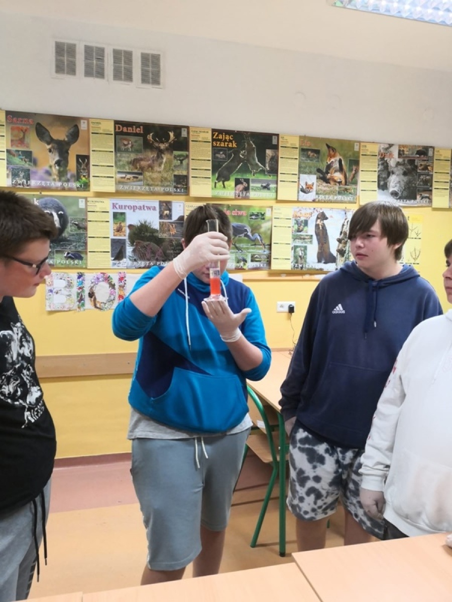 Zdjęcie w galerii na portalu naszwodzislaw.com: Jesienna gołkowicka Noc Naukowców [FOTO] wiadomości z regionu