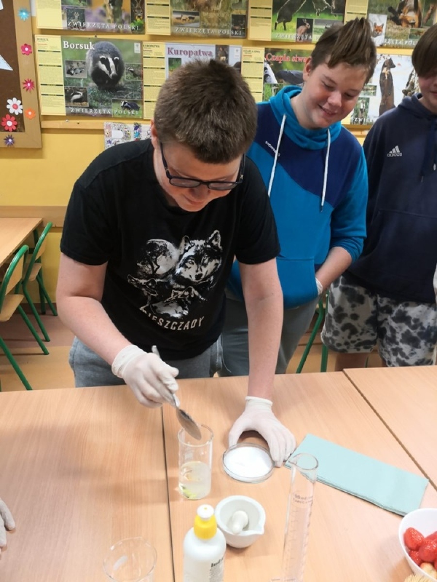 Zdjęcie w galerii na portalu naszwodzislaw.com: Jesienna gołkowicka Noc Naukowców [FOTO] wiadomości z regionu