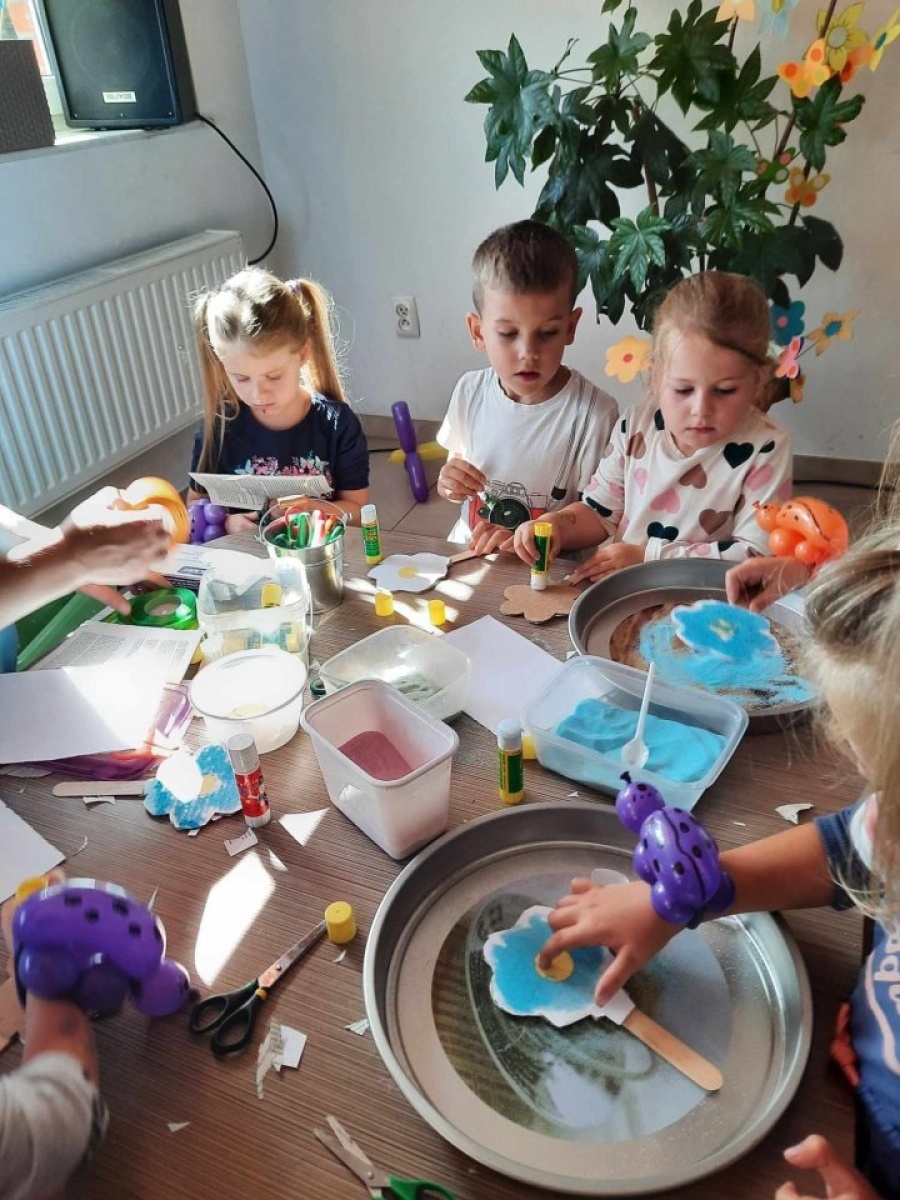 Zdjęcie w galerii na portalu naszwodzislaw.com: Urodziny Misia w rydułtowskiej bibliotece wiadomości z regionu