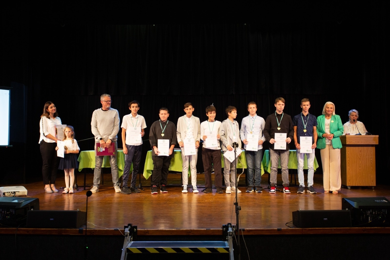 Zdjęcie w galerii na portalu naszwodzislaw.com: Radlin. Prymusi odebrali stypendia wiadomości z regionu