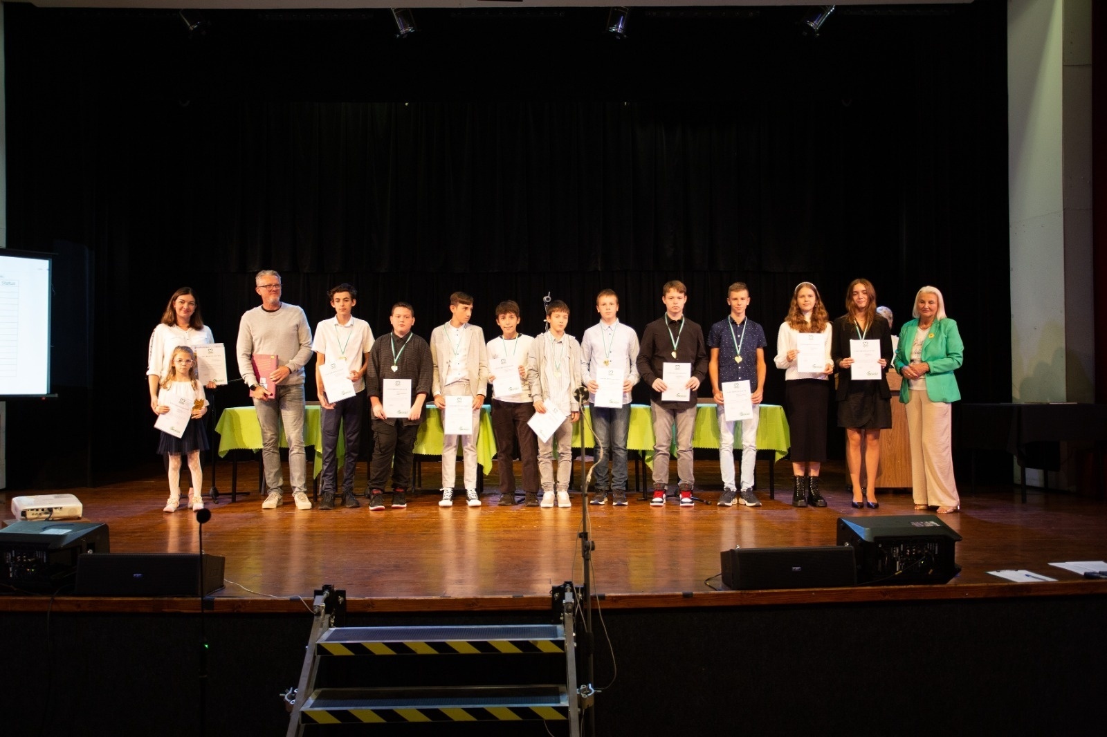 Zdjęcie w galerii na portalu naszwodzislaw.com: Radlin. Prymusi odebrali stypendia wiadomości z regionu