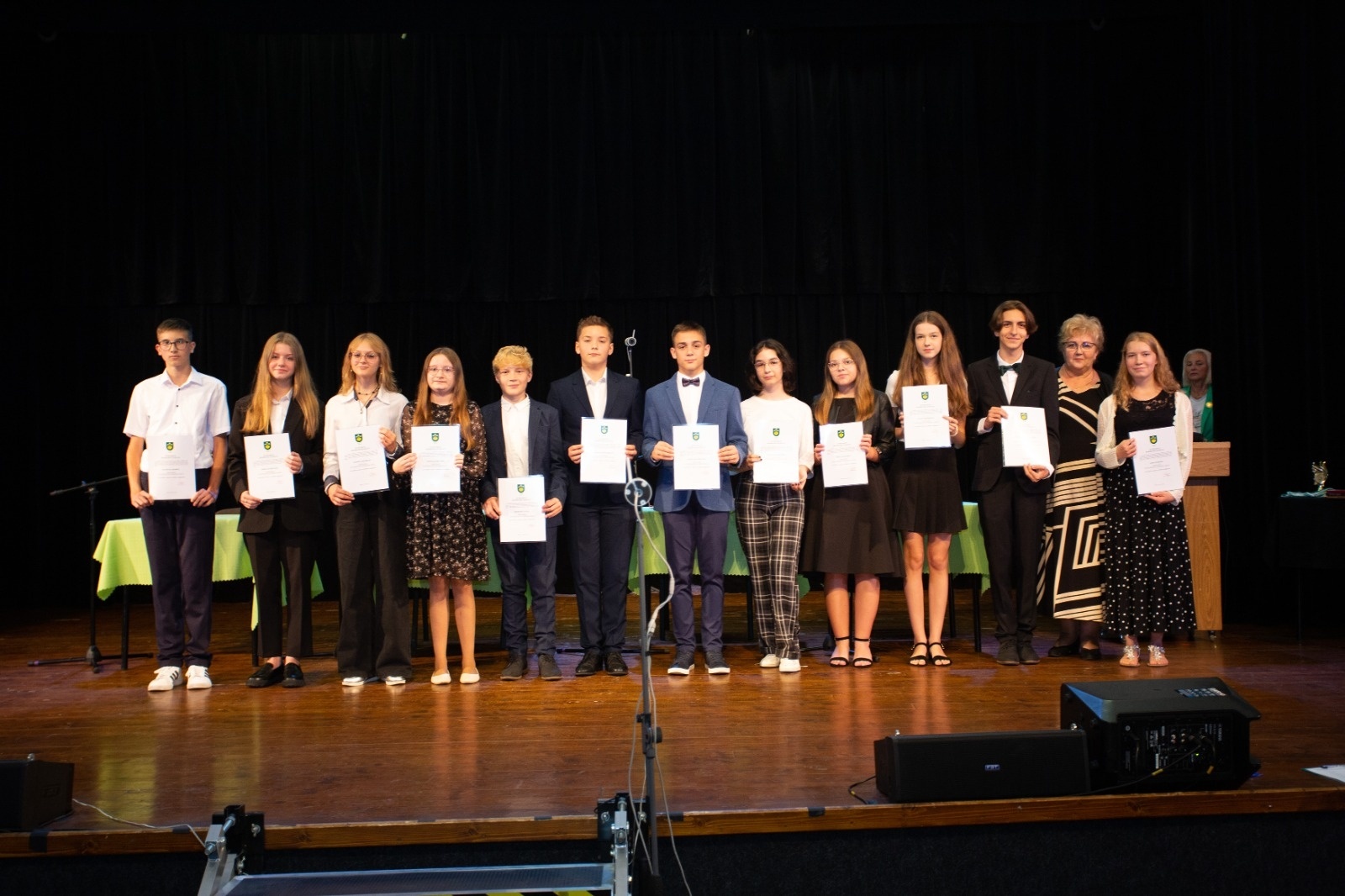 Zdjęcie w galerii na portalu naszwodzislaw.com: Radlin. Prymusi odebrali stypendia wiadomości z regionu