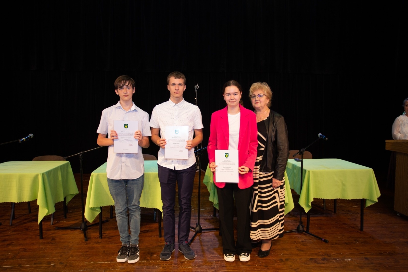 Zdjęcie w galerii na portalu naszwodzislaw.com: Radlin. Prymusi odebrali stypendia wiadomości z regionu