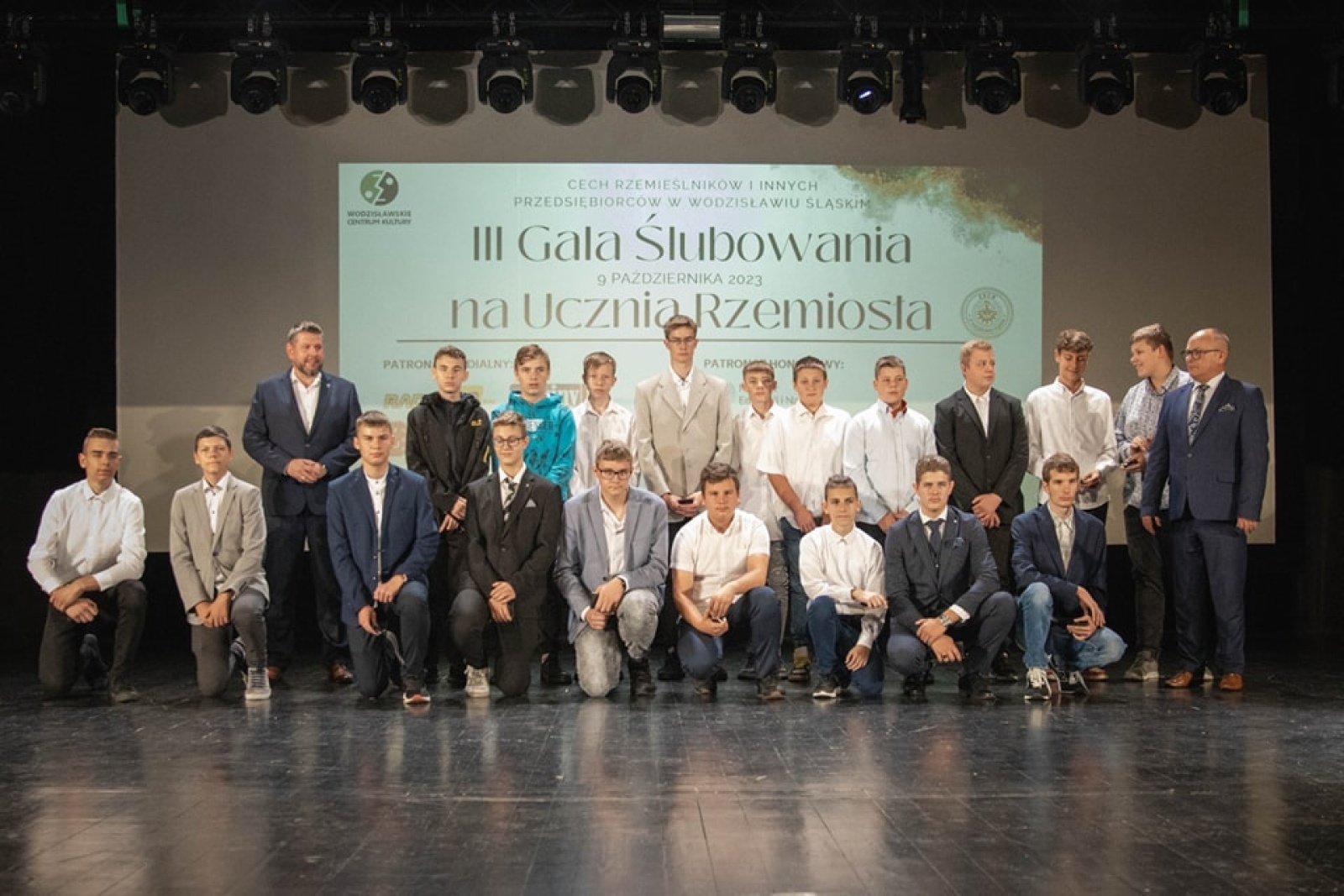 Zdjęcie w galerii na portalu naszwodzislaw.com: Za nami III Gala Ślubowania na Ucznia Rzemiosła [FOTO] wiadomości z regionu