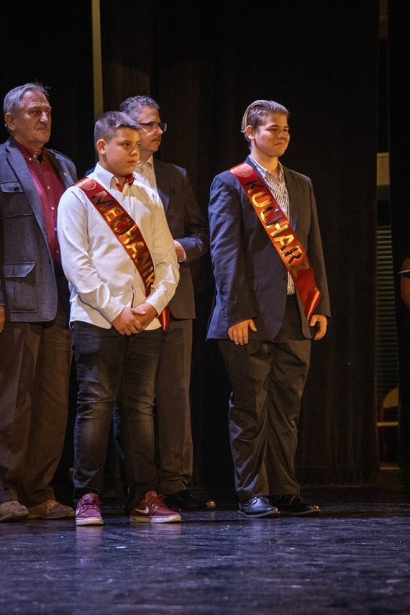 Zdjęcie w galerii na portalu naszwodzislaw.com: Za nami III Gala Ślubowania na Ucznia Rzemiosła [FOTO] wiadomości z regionu