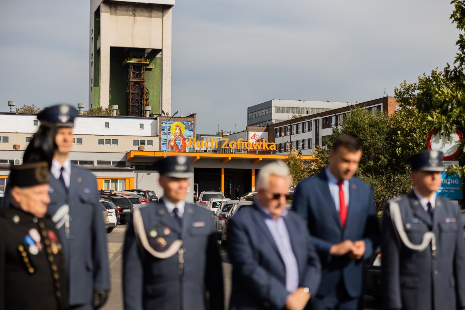 Zdjęcie w galerii na portalu naszwodzislaw.com: Przy jastrzębskim więzieniu powstanie tablica pamięci o internowanych. Podpisano porozumienie wiadomości z regionu