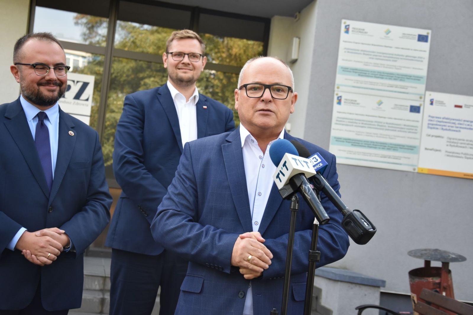 Zdjęcie w galerii na portalu naszwodzislaw.com: Trzy nowe karetki dla wodzisławskiego szpitala wiadomości z regionu