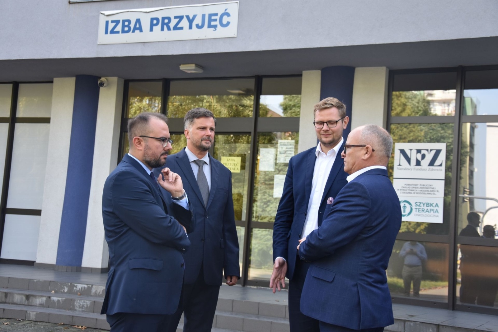 Zdjęcie w galerii na portalu naszwodzislaw.com: Trzy nowe karetki dla wodzisławskiego szpitala wiadomości z regionu