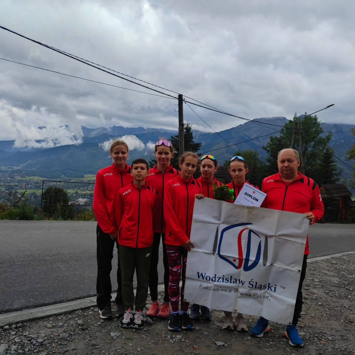 Zdjęcie w galerii na portalu naszwodzislaw.com: Dobre starty KS Ski Team w Dzianiszu i Klikuszowej wiadomości z regionu