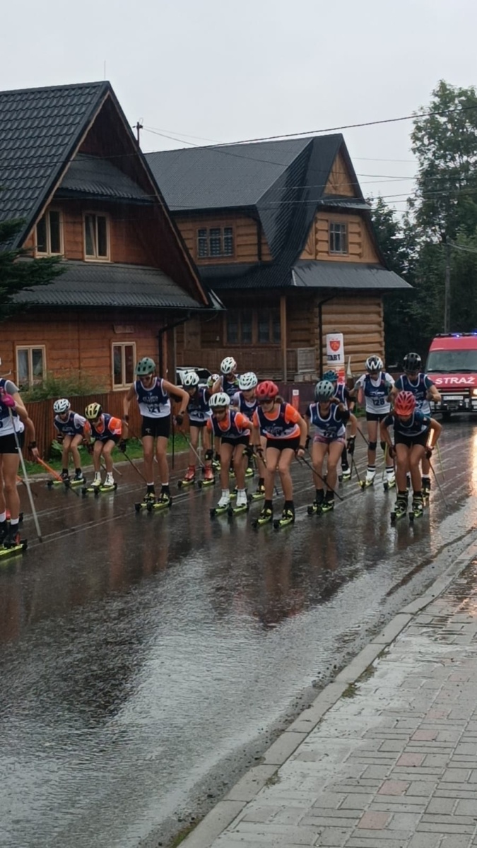 Zdjęcie w galerii na portalu naszwodzislaw.com: Dobre starty KS Ski Team w Dzianiszu i Klikuszowej wiadomości z regionu