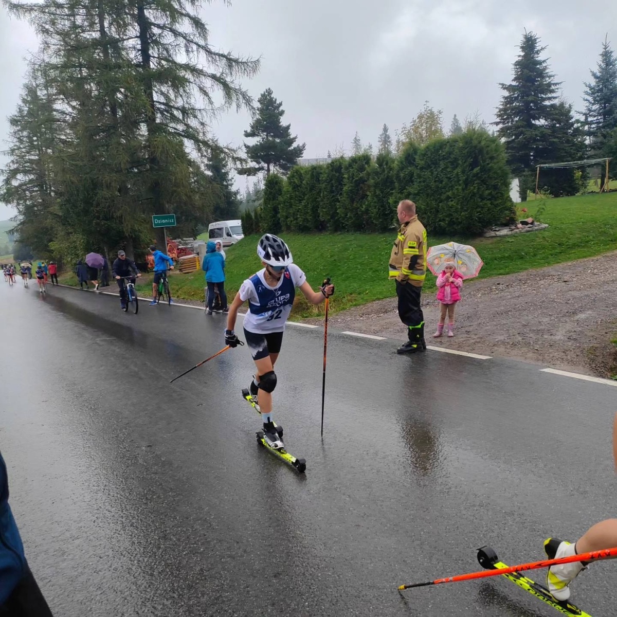 Zdjęcie w galerii na portalu naszwodzislaw.com: Dobre starty KS Ski Team w Dzianiszu i Klikuszowej wiadomości z regionu