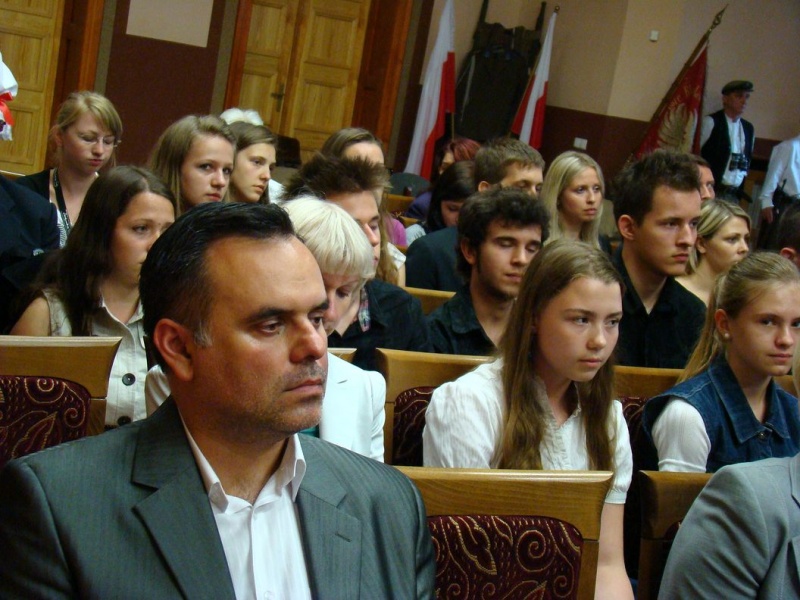 Zdjęcie w galerii na portalu naszwodzislaw.com: Starosta wręczył zwycięzcom dyplomy wiadomości z regionu