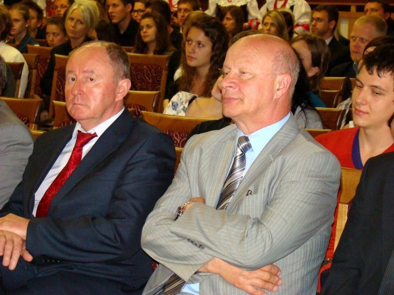 Zdjęcie w galerii na portalu naszwodzislaw.com: Starosta wręczył zwycięzcom dyplomy wiadomości z regionu