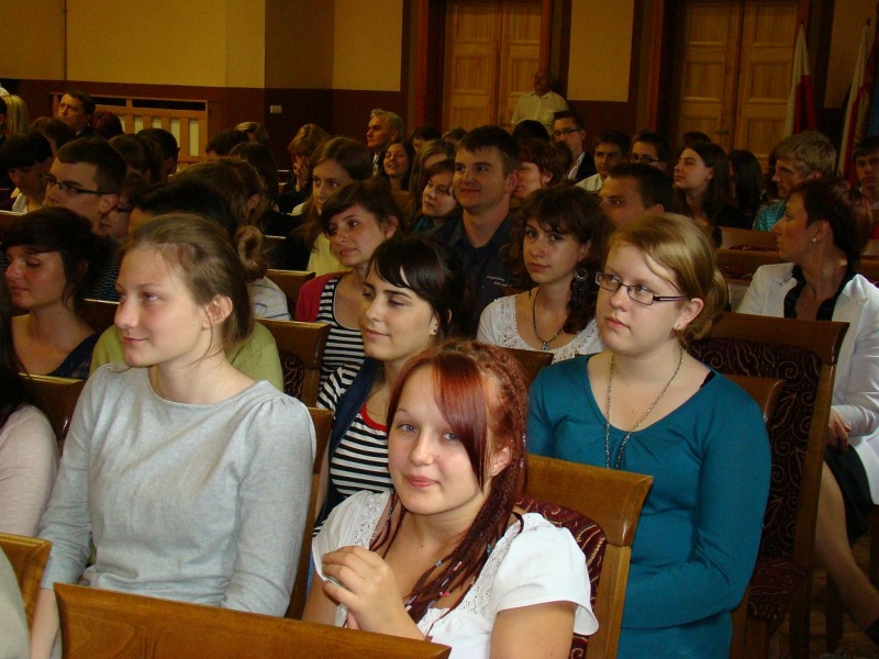 Zdjęcie w galerii na portalu naszwodzislaw.com: Starosta wręczył zwycięzcom dyplomy wiadomości z regionu