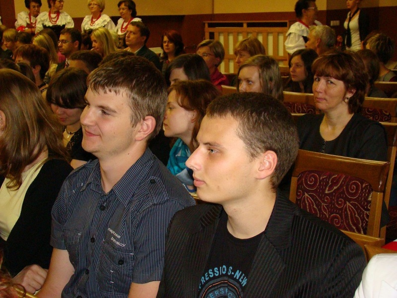 Zdjęcie w galerii na portalu naszwodzislaw.com: Starosta wręczył zwycięzcom dyplomy wiadomości z regionu