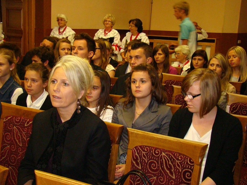 Zdjęcie w galerii na portalu naszwodzislaw.com: Starosta wręczył zwycięzcom dyplomy wiadomości z regionu