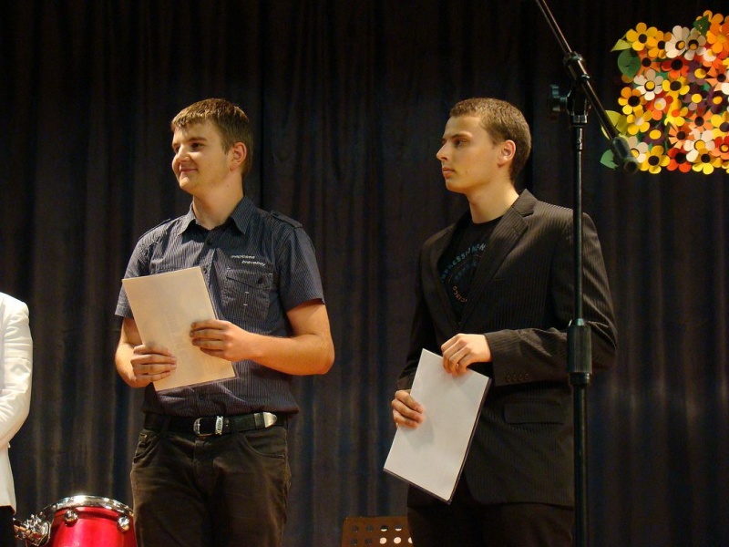 Zdjęcie w galerii na portalu naszwodzislaw.com: Starosta wręczył zwycięzcom dyplomy wiadomości z regionu