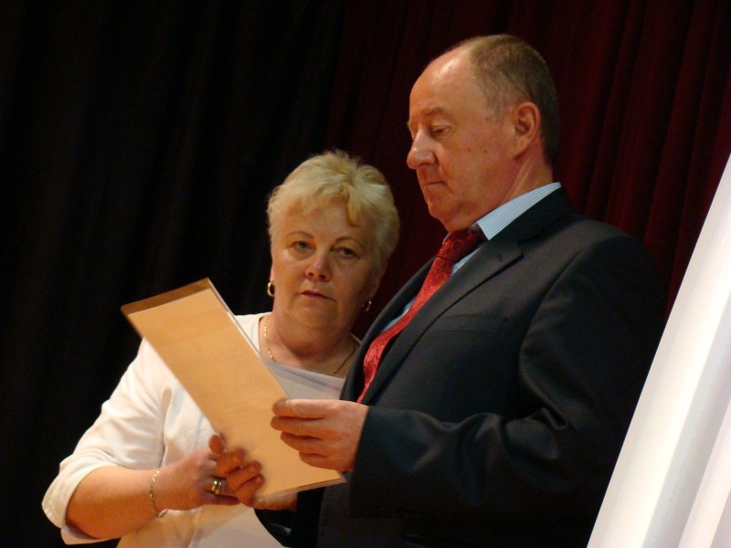 Zdjęcie w galerii na portalu naszwodzislaw.com: Starosta wręczył zwycięzcom dyplomy wiadomości z regionu