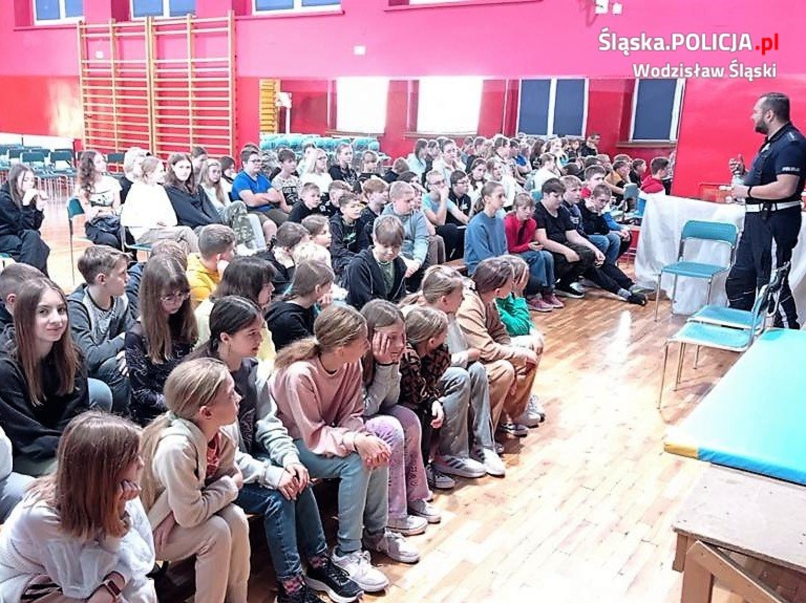 Zdjęcie w galerii na portalu naszwodzislaw.com: O bezpieczeństwie na drodze w szkole w Syryni wiadomości z regionu