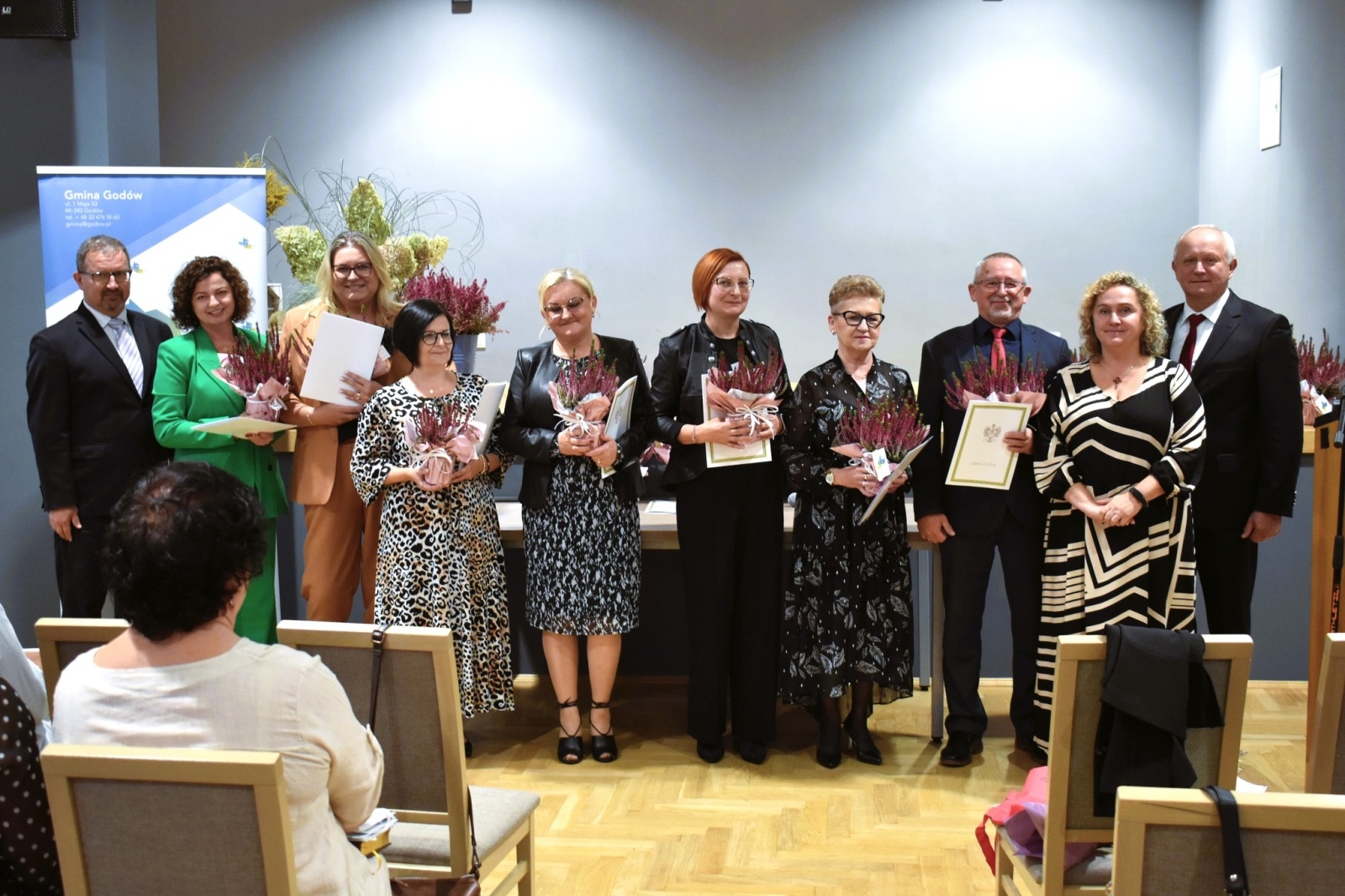 Zdjęcie w galerii na portalu naszwodzislaw.com: DEN w Gminie Godów. Wójt życzył nauczycielom spełnienia obietnic [FOTO] wiadomości z regionu