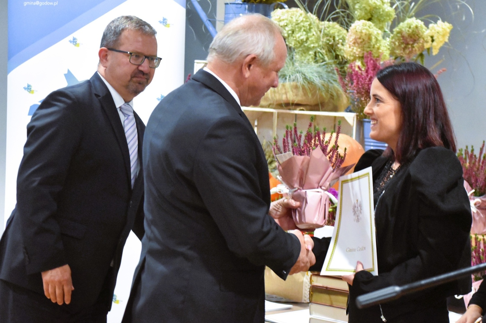 Zdjęcie w galerii na portalu naszwodzislaw.com: DEN w Gminie Godów. Wójt życzył nauczycielom spełnienia obietnic [FOTO] wiadomości z regionu