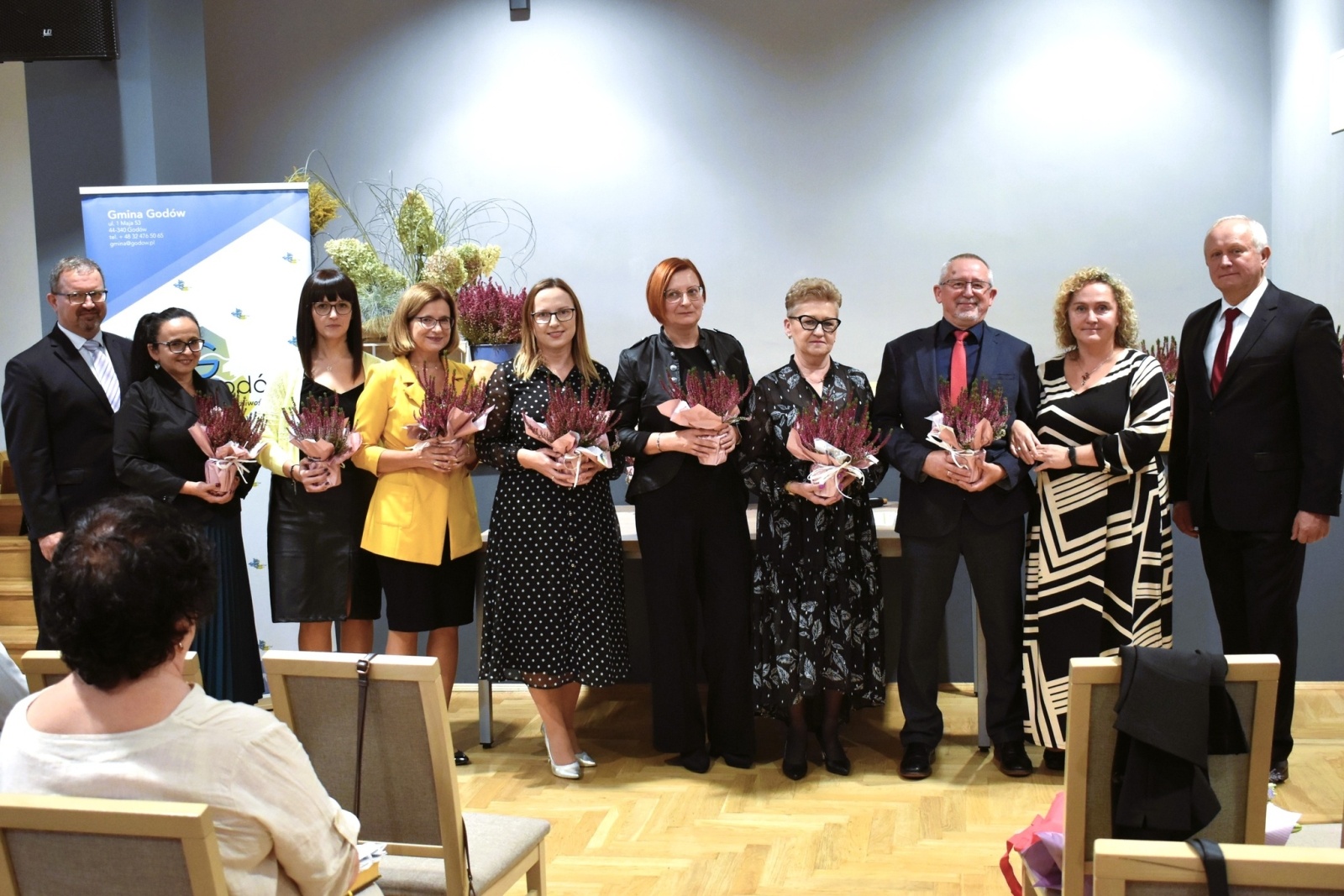 Zdjęcie w galerii na portalu naszwodzislaw.com: DEN w Gminie Godów. Wójt życzył nauczycielom spełnienia obietnic [FOTO] wiadomości z regionu