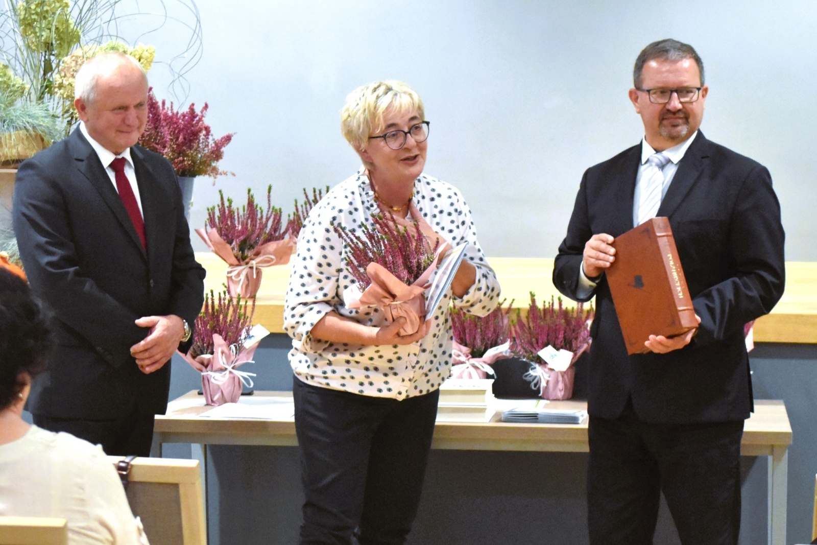 Zdjęcie w galerii na portalu naszwodzislaw.com: DEN w Gminie Godów. Wójt życzył nauczycielom spełnienia obietnic [FOTO] wiadomości z regionu