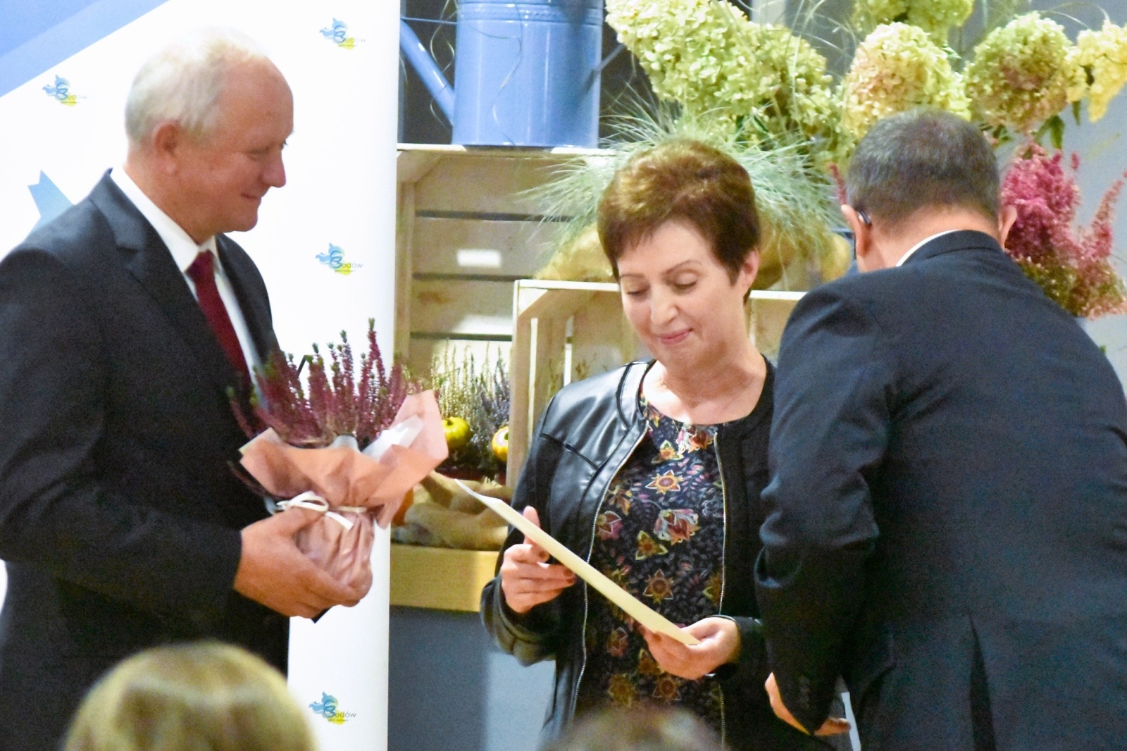 Zdjęcie w galerii na portalu naszwodzislaw.com: DEN w Gminie Godów. Wójt życzył nauczycielom spełnienia obietnic [FOTO] wiadomości z regionu