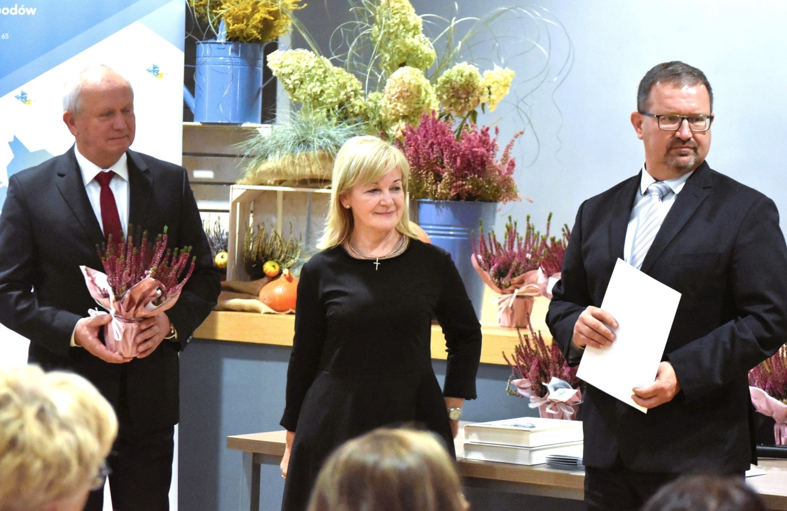 Zdjęcie w galerii na portalu naszwodzislaw.com: DEN w Gminie Godów. Wójt życzył nauczycielom spełnienia obietnic [FOTO] wiadomości z regionu