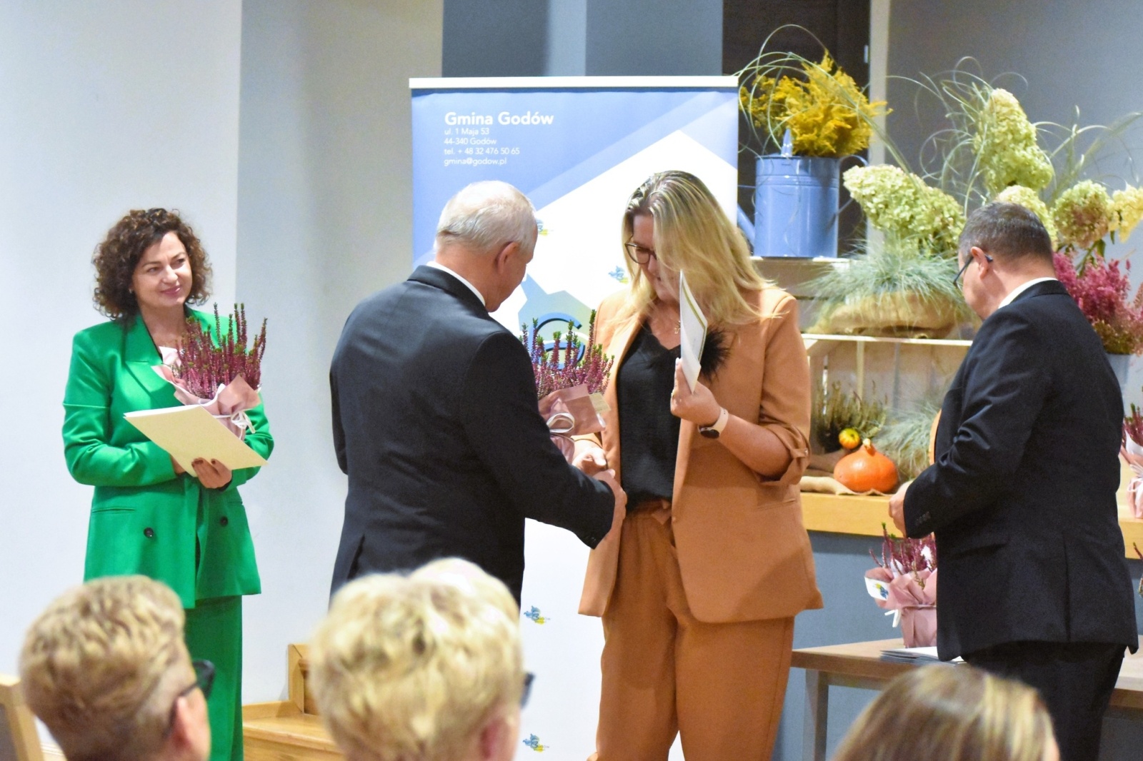 Zdjęcie w galerii na portalu naszwodzislaw.com: DEN w Gminie Godów. Wójt życzył nauczycielom spełnienia obietnic [FOTO] wiadomości z regionu