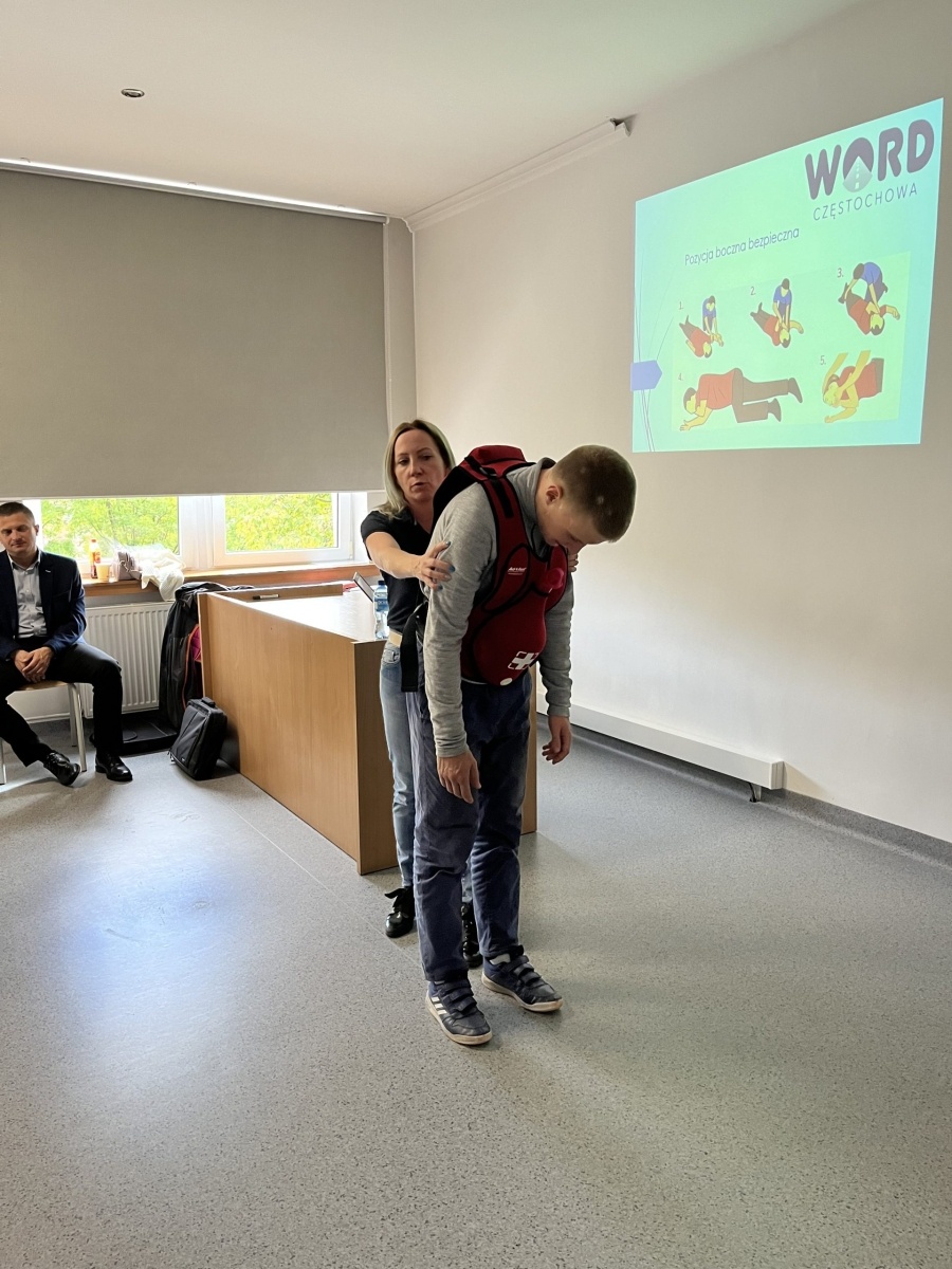 Zdjęcie w galerii na portalu naszwodzislaw.com: Razem bezpieczniej – akcja Instytutu Studiów Społecznych wiadomości z regionu