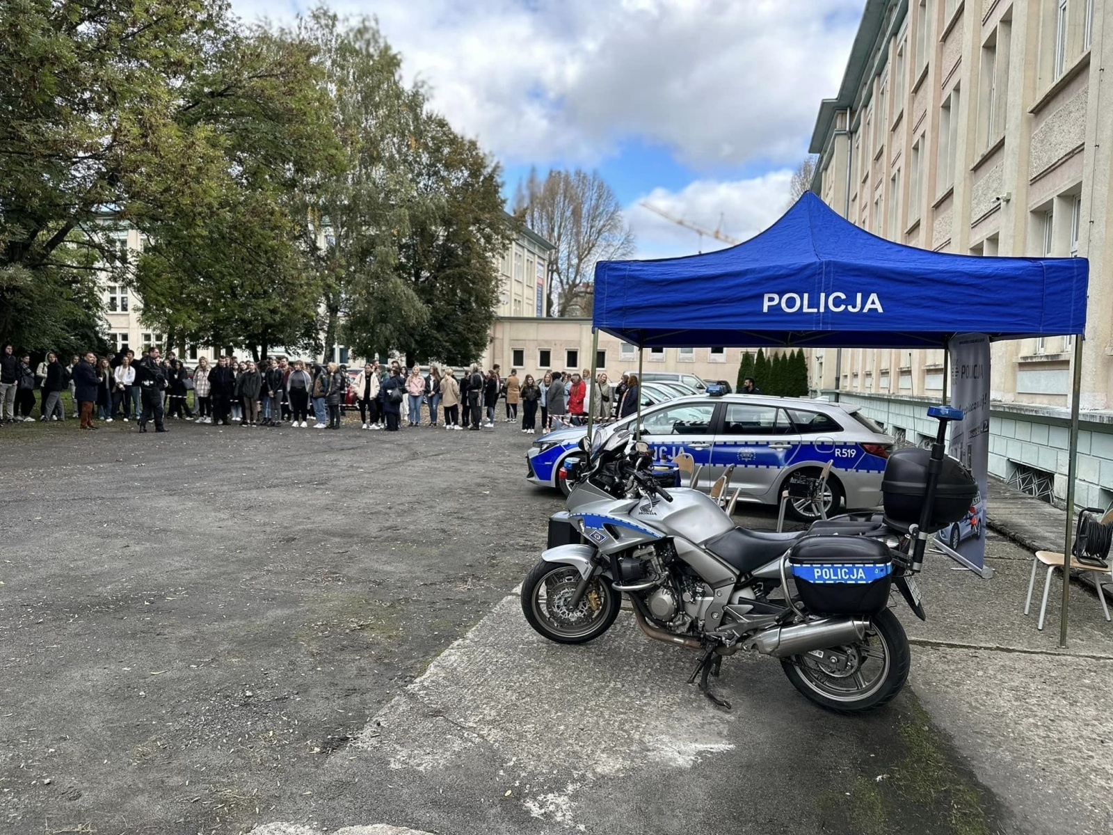 Zdjęcie w galerii na portalu naszwodzislaw.com: Razem bezpieczniej – akcja Instytutu Studiów Społecznych wiadomości z regionu