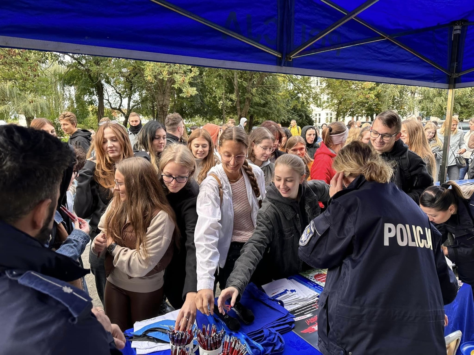 Zdjęcie w galerii na portalu naszwodzislaw.com: Razem bezpieczniej – akcja Instytutu Studiów Społecznych wiadomości z regionu