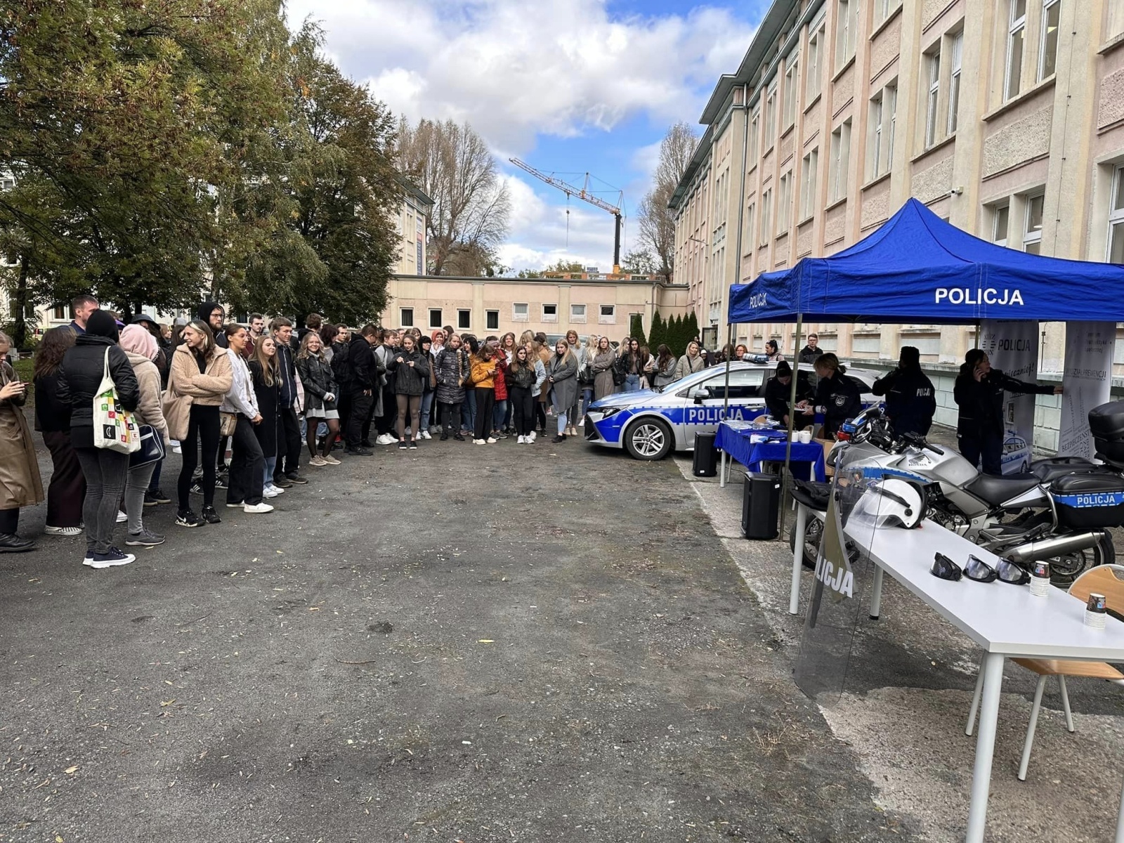 Zdjęcie w galerii na portalu naszwodzislaw.com: Razem bezpieczniej – akcja Instytutu Studiów Społecznych wiadomości z regionu