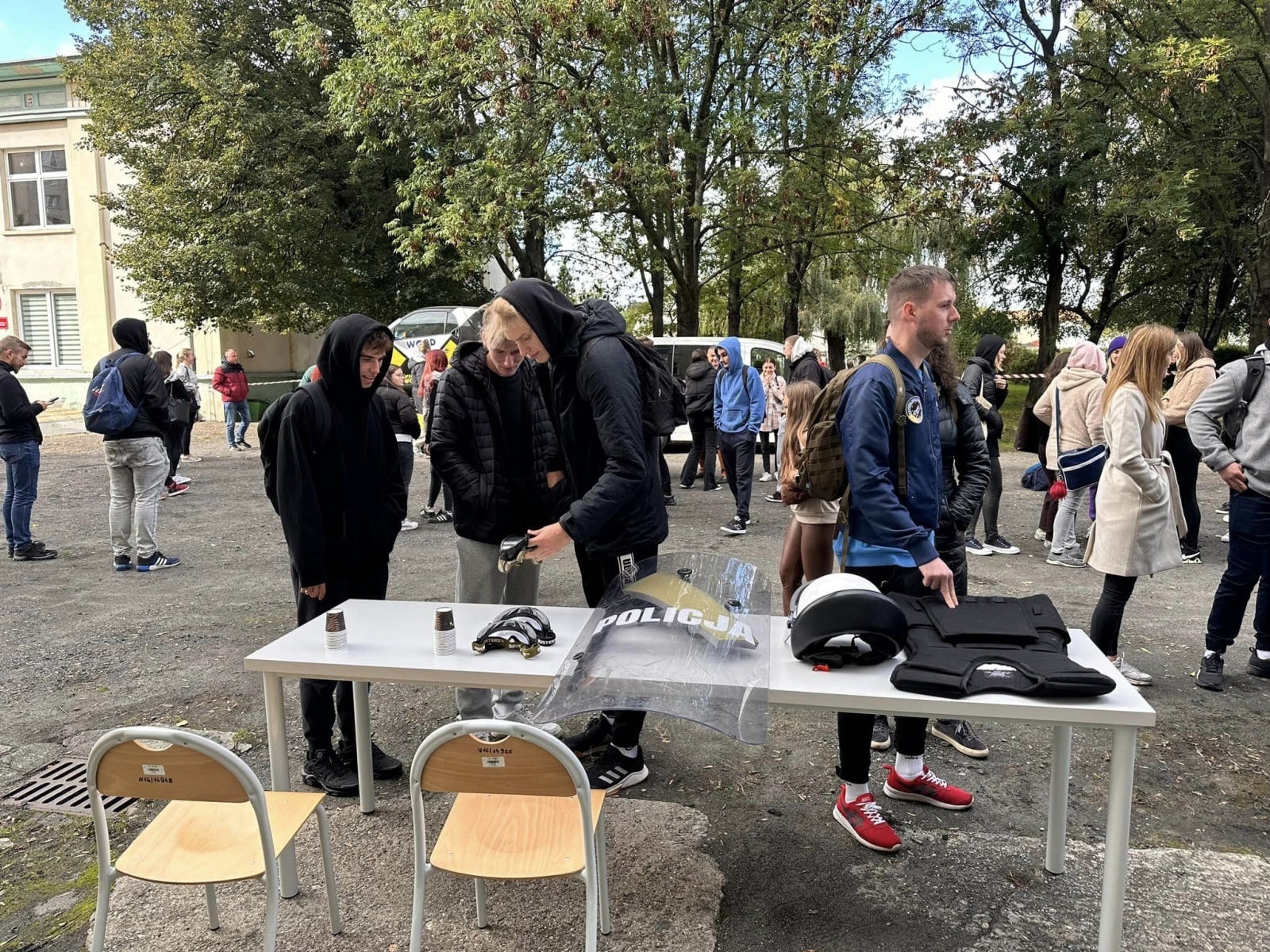 Zdjęcie w galerii na portalu naszwodzislaw.com: Razem bezpieczniej – akcja Instytutu Studiów Społecznych wiadomości z regionu