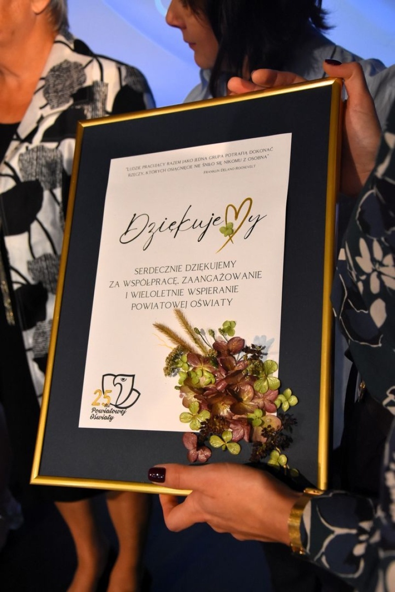 Zdjęcie w galerii na portalu naszwodzislaw.com: Powiatowa oświata ma już 25 lat! [FOTO] wiadomości z regionu